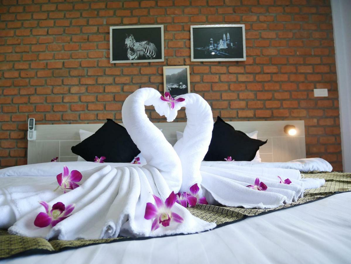 Bests Village & Villa - Chalong Bay Phuket Екстериор снимка